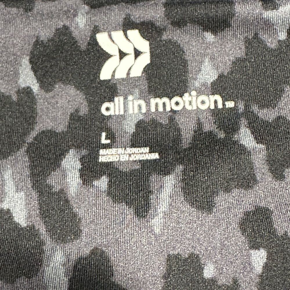 All in Motion Jaguar Black & Gray Print Cropped Legging Mesh Back. - Picture 6 of 8